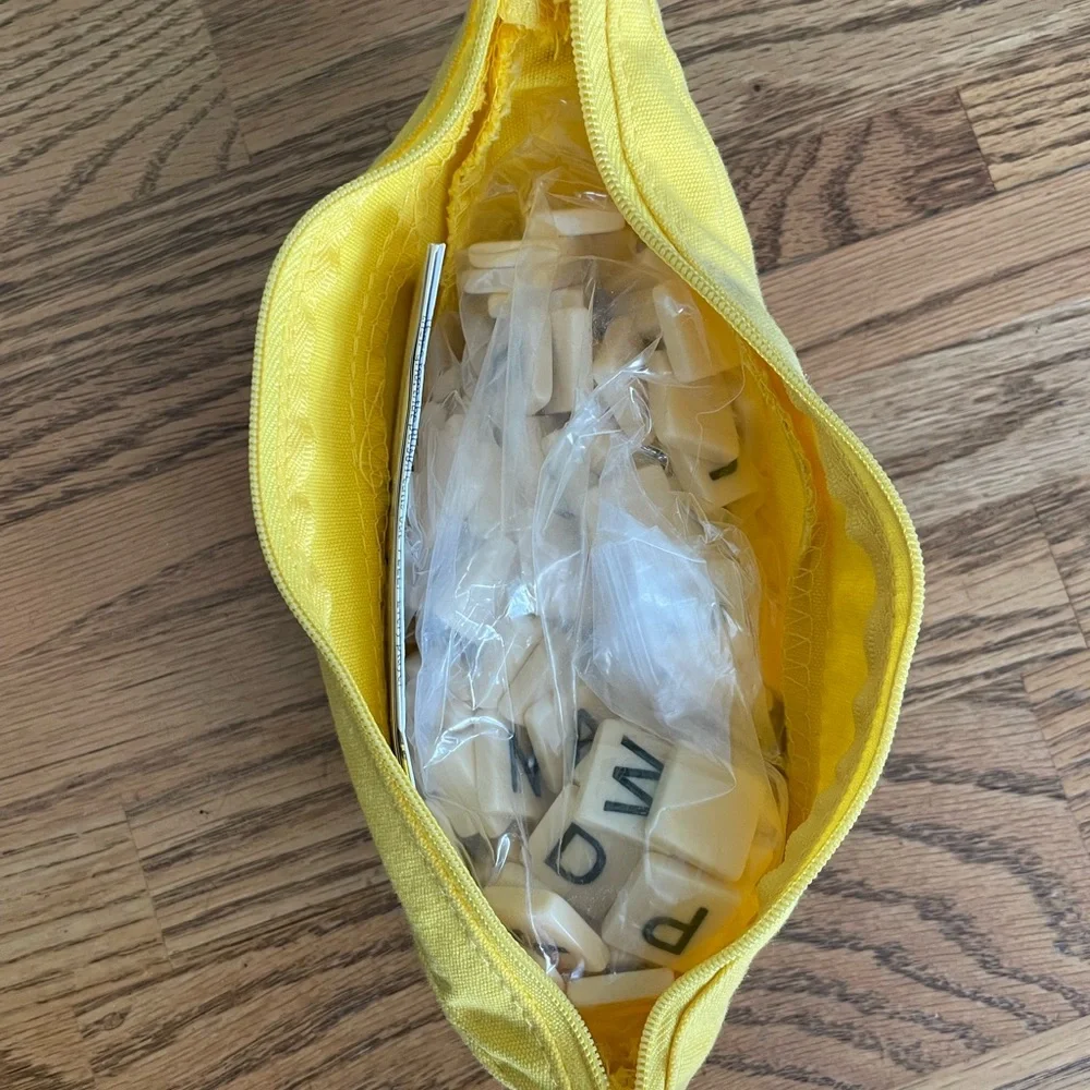 Banana Republic Yellow Game Pouch - Picture 3 of 4